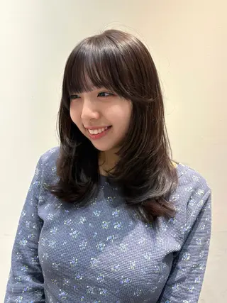ミディアム 顔周り/レイヤー カット🎀ヒラバルのヘアスタイル