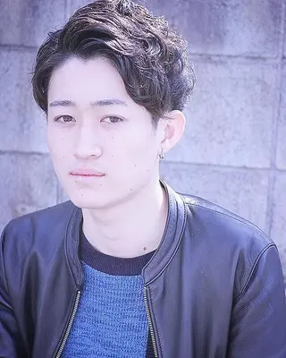 ショート パーマ メンズ 及川 光のヘアスタイル