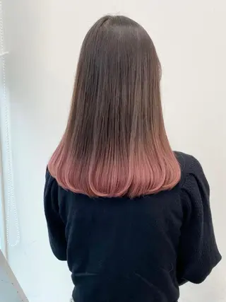 ロング カラー ヘアアレンジ ブリーチカラー 安田海音のヘアスタイル