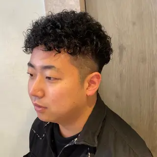 ショート パーマ メンズ ナツハラ サトシのヘアスタイル