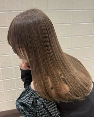 ロング カラー MIYU透明感カラー ブリーチなしWカラーのヘアスタイル