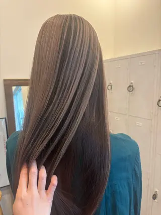 ロング カラー 佐藤 優里のヘアスタイル