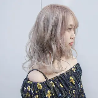 セミロング カラー 艶髪✨ハイトーン ✨ホワイト✨北宗一郎のヘアスタイル