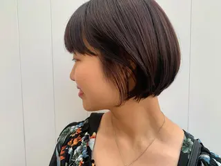 ショート 相田 優子のヘアスタイル