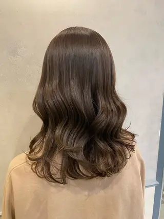 セミロング カラー 池西 佳穂のヘアスタイル