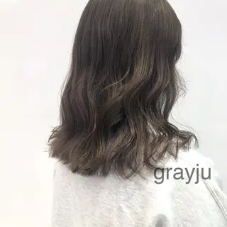 ミディアム カラー 相川 愛実のヘアスタイル