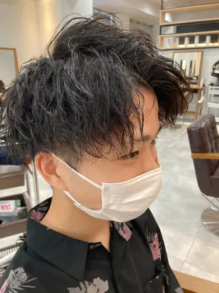 ショート パーマ メンズ 内村 純也のヘアスタイル