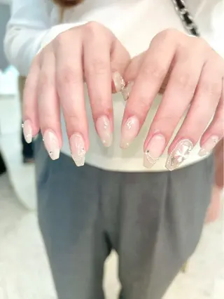 ネイル うるキラ✨ワンホン yuka🥂のネイルデザイン