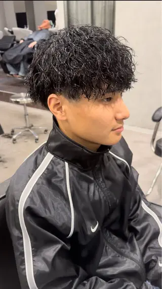 パーマ メンズ 坂梨 健斗のヘアスタイル