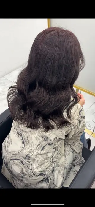 セミロング ラベンダーカラー /巻き/WAKANAのヘアスタイル