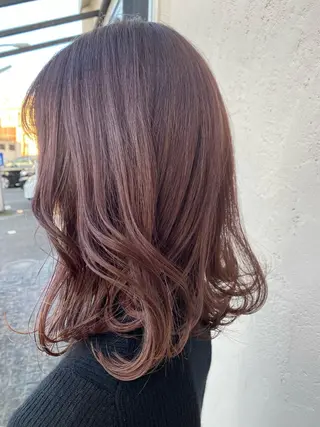 ミディアム M. YURIのヘアスタイル