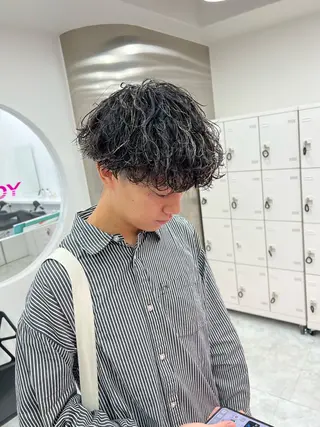 ミディアム パーマ メンズ メンズパーマ特化 TAIGAのヘアスタイル