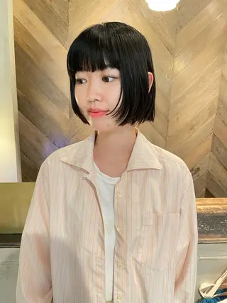 ショート カラー ブリーチ😼 ボブ✍️レイヤーのヘアスタイル