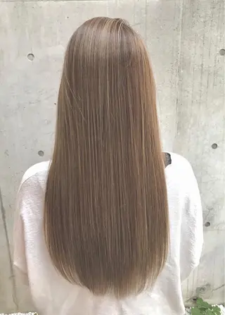 ロング カラー AKI アキのヘアスタイル