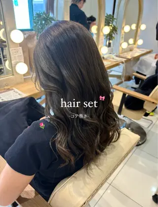 ロング ブリーチなしカラー/ 暖色カラー/艶カラーのヘアスタイル