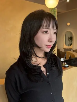 セミロング 西田 朋華のヘアスタイル