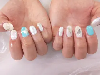 ネイル はばすみれ🎀ﾈｲﾙ 光ﾌｪｲｼｬﾙ ﾍｱのネイルデザイン