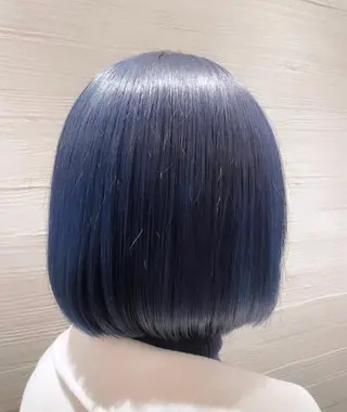 ショート カラー サキ🤍ハイトーン 🩰くびれ巻きヘアのヘアスタイル