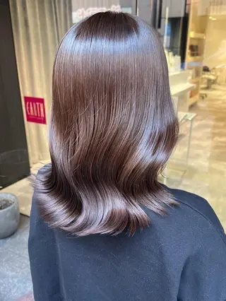 ミディアム 大川 有香のヘアスタイル