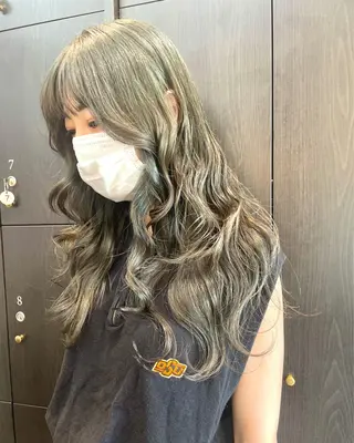 ロング カラー ヘアアレンジ 憧れの艶ハイトーンへ 🌙サイダサキのヘアスタイル