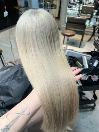 ロング カラー 🎀ハイトーン・艶 カラー HANA🎀のヘアスタイル