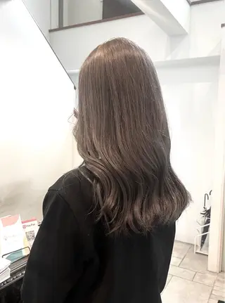 セミロング カラー 吉川 莉央のヘアスタイル