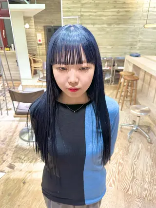 ロング カラー kai .のヘアスタイル