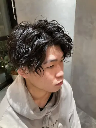 ミディアム パーマ メンズ 波巻きスパイラルパー マ/シャドウパーマ駿のヘアスタイル