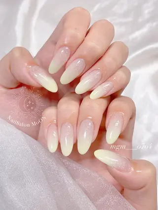 MoON...❤︎ MeGuのネイルデザイン