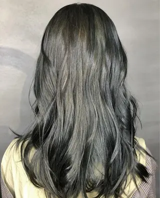 ロング カラー くまがい みゆ【edge.】のヘアスタイル