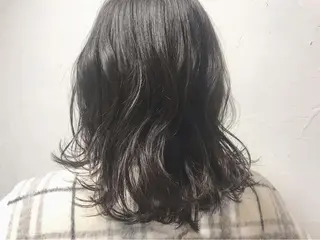 ミディアム カラー 【Uneユヌ】菊地 春那のヘアスタイル