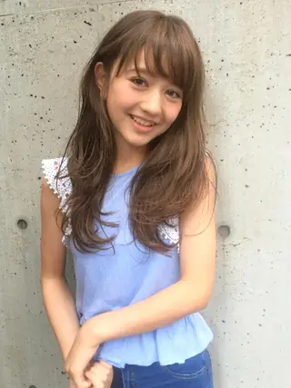 ミディアム セミロング ロング カラー 白髪ぼかしハイライト バレイヤージュヤマトのヘアスタイル