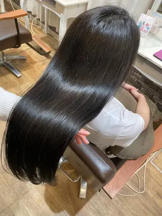 ロング カラー 新谷 桃子のヘアスタイル