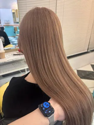 ミディアム カラー 🩶ハイトーン /レイヤーはちすのヘアスタイル