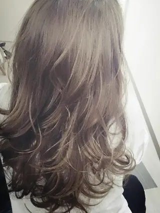 カラー ロング 畑中秀平💛艶髪💜 Babylon 代表のヘアスタイル