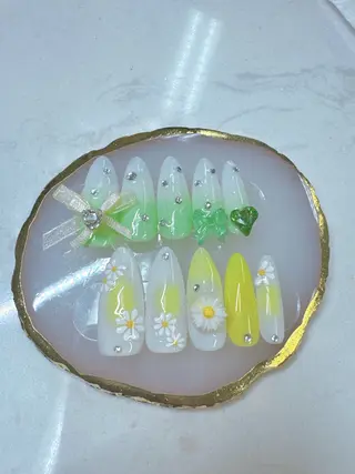 ネイル Queeens nailのネイルデザイン