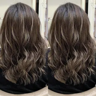 セミロング カラー 白髪ぼかしハイライト 茗荷谷駅徒歩2分のヘアスタイル