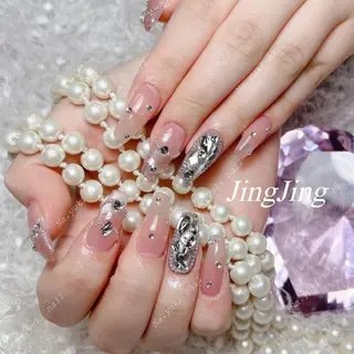 ネイル 🦋 Queenieのネイルデザイン