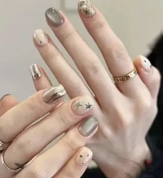 ネイル VIVIAN リサのネイルデザイン