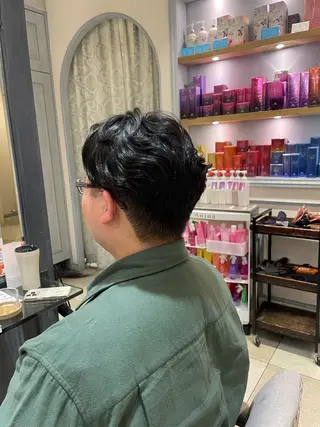パーマ メンズ 立川・くびれミディ 旬なデザインカラーのヘアスタイル