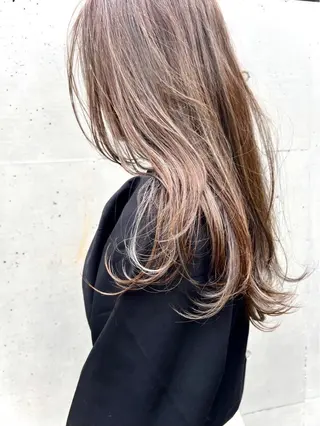 ロング UNBIRTHDAY akariのヘアスタイル