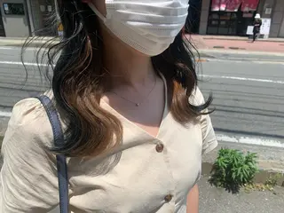 セミロング SEAM アキホのヘアスタイル