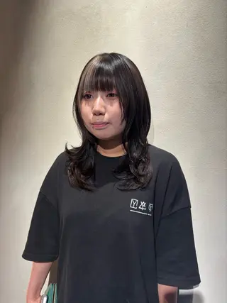 セミロング ⠀ リコのヘアスタイル