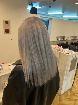 ロング カラー ブリーチ特化 梅田本多翔のヘアスタイル