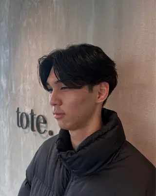 パーマ メンズ tote. 成瀬晃のヘアスタイル