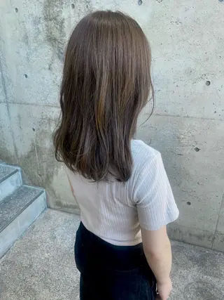 セミロング カラー 日高 香織のヘアスタイル