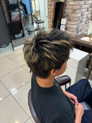 カラー メンズ メンズ特化シャドウパ ーマラウンドマッシュのヘアスタイル