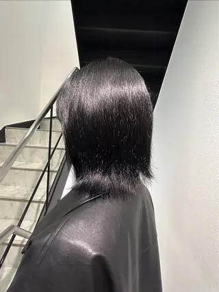 ミディアム カラー yiye shioriのヘアスタイル