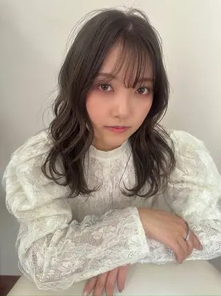 セミロング momo 札幌美容師のヘアスタイル
