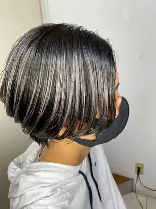 ショート カラー ⚠️激安ブリーチで 後悔してる方へ⚠️のヘアスタイル